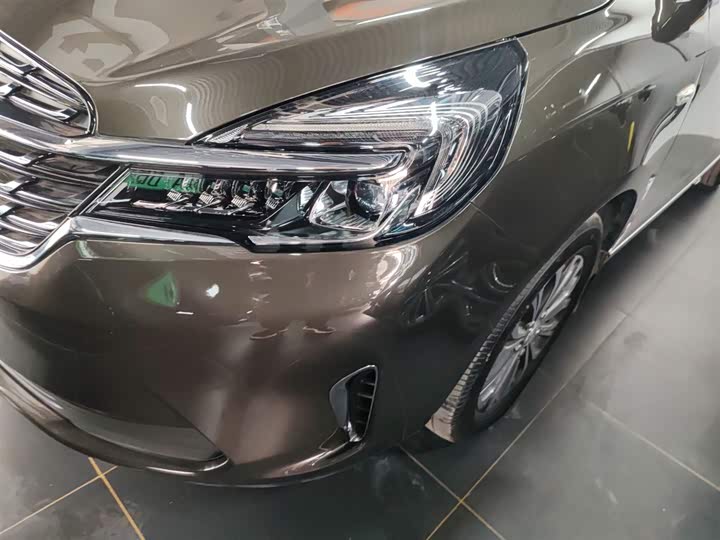 Фото 3 - Buick GL8 ES