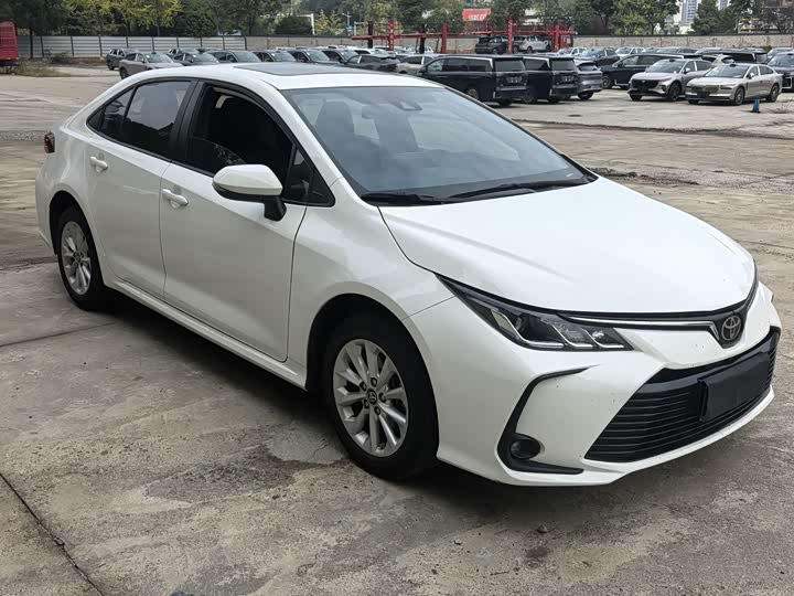 Фото 3 - Toyota Corolla