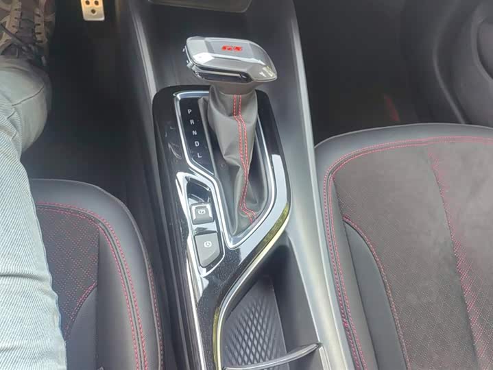 Фото 16 - Buick Verano