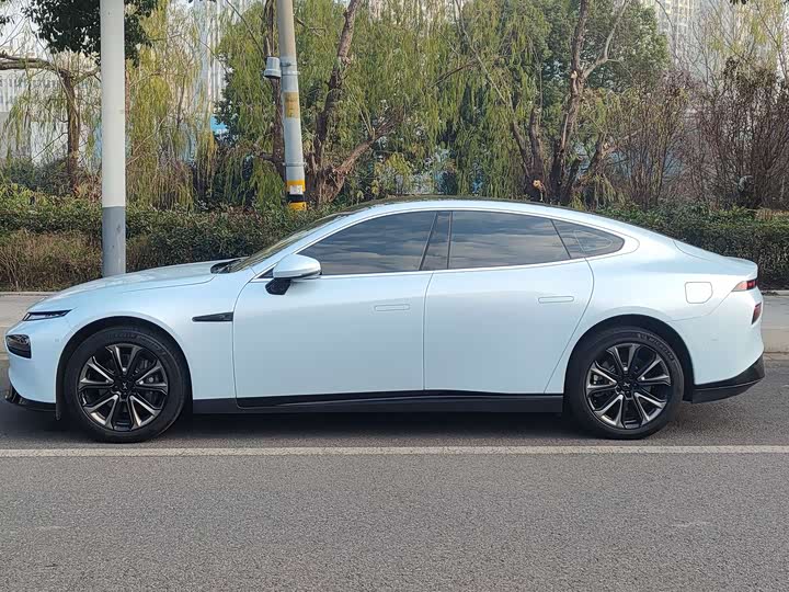 Фото 3 - XPeng P7