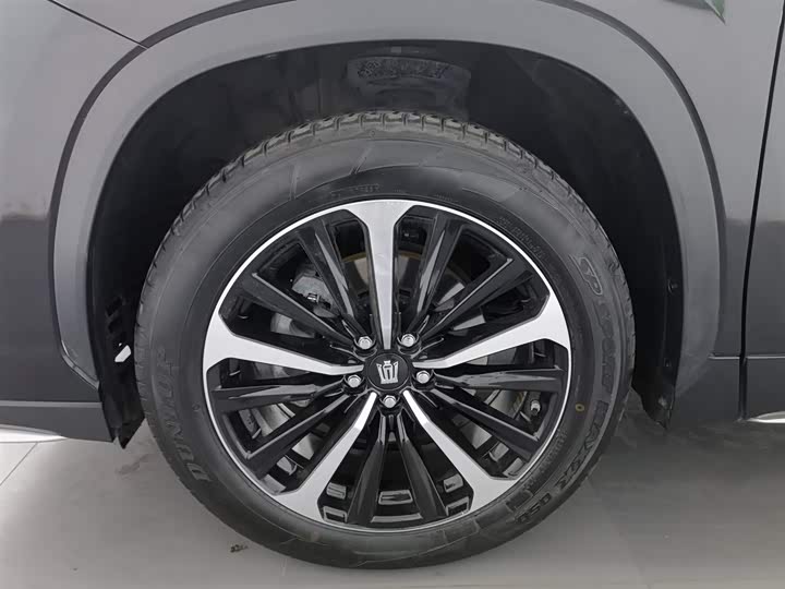 Фото 17 - Toyota Crown Kluger