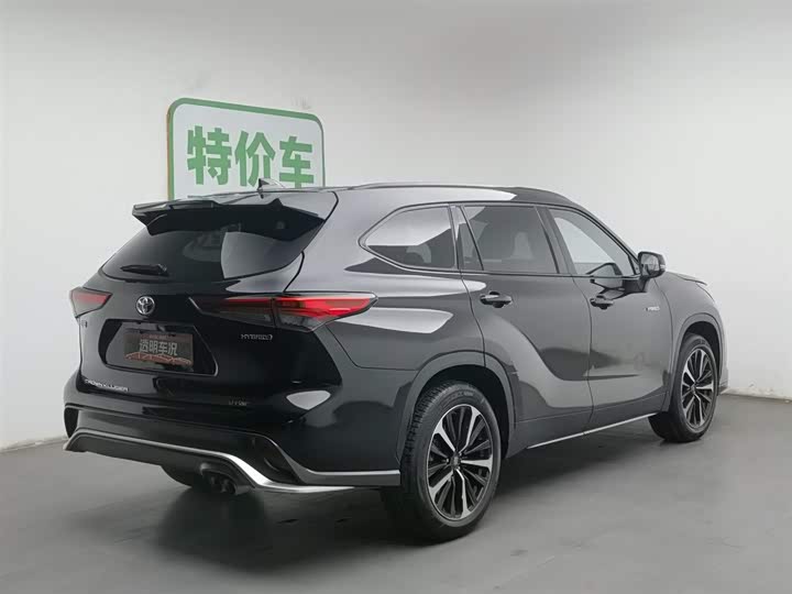 Фото 2 - Toyota Crown Kluger