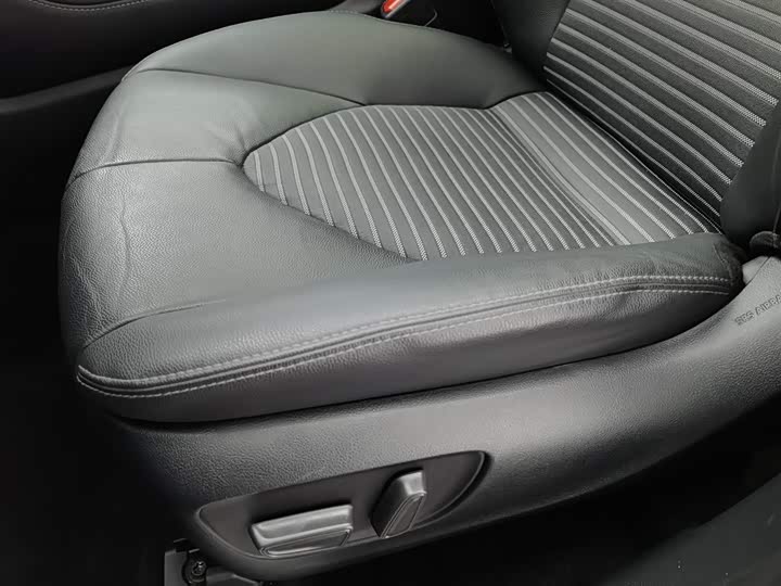 Фото 20 - Toyota Crown Kluger