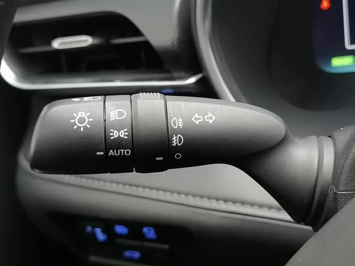 Фото 21 - Toyota Crown Kluger