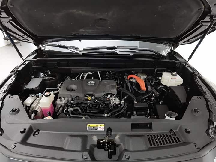 Фото 6 - Toyota Crown Kluger