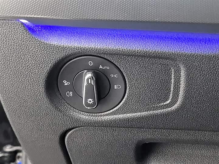 Фото 21 - Volkswagen Passat