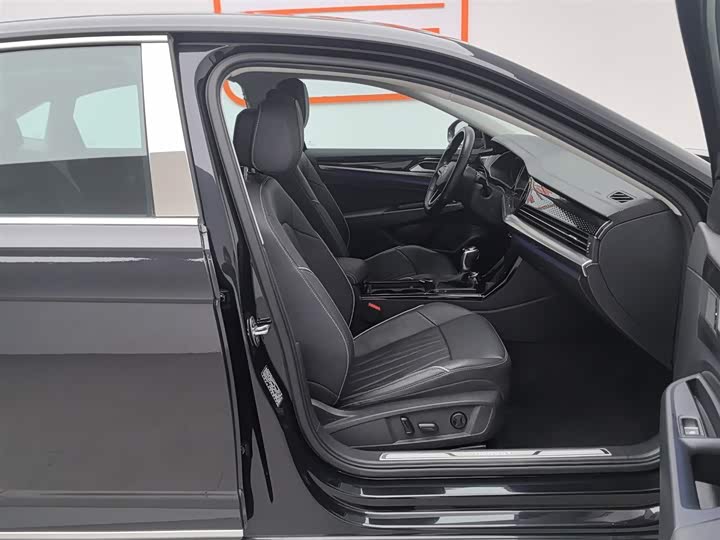 Фото 23 - Volkswagen Passat