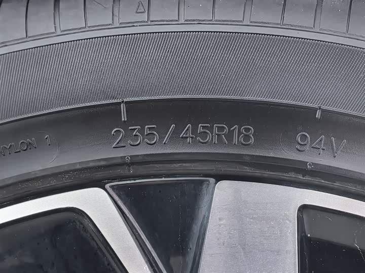 Фото 24 - Volkswagen Passat