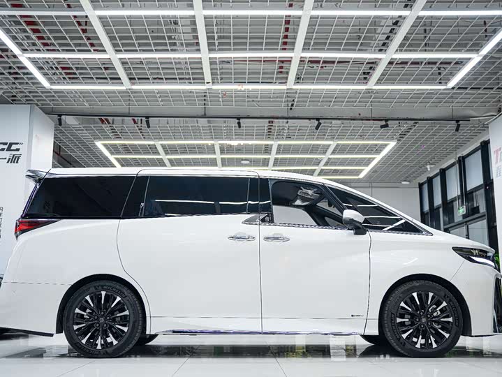 Фото 4 - Toyota Vellfire