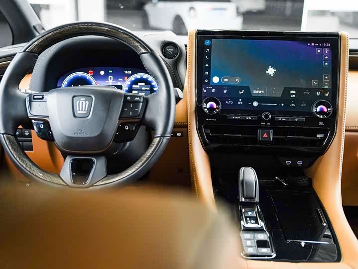 Фото 8 - Toyota Vellfire