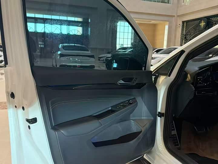 Фото 11 - Volkswagen Golf