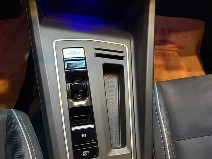 Фото 15 - Volkswagen Golf