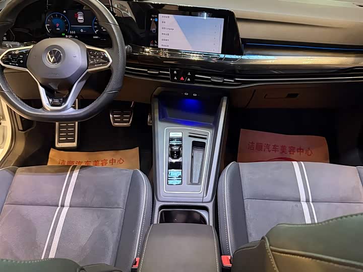 Фото 17 - Volkswagen Golf