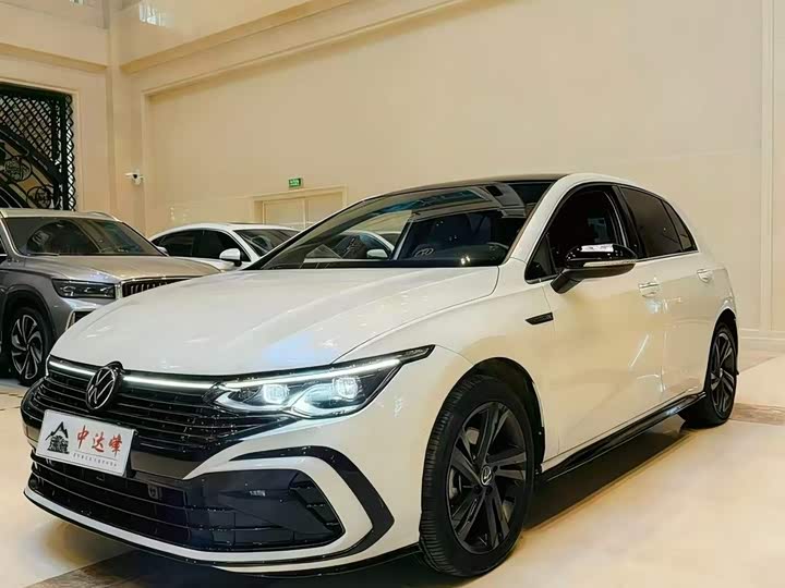 Фото 2 - Volkswagen Golf