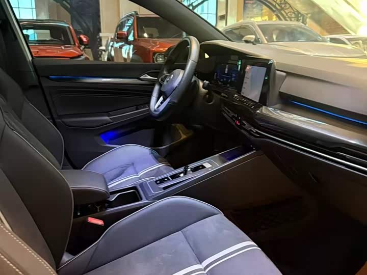 Фото 21 - Volkswagen Golf