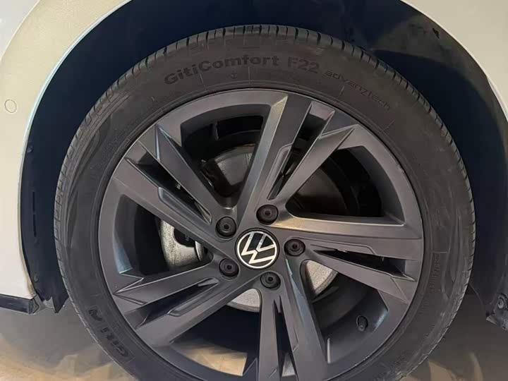 Фото 9 - Volkswagen Golf