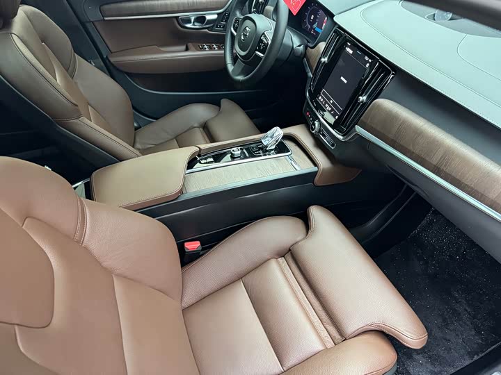 Фото 7 - Volvo S90