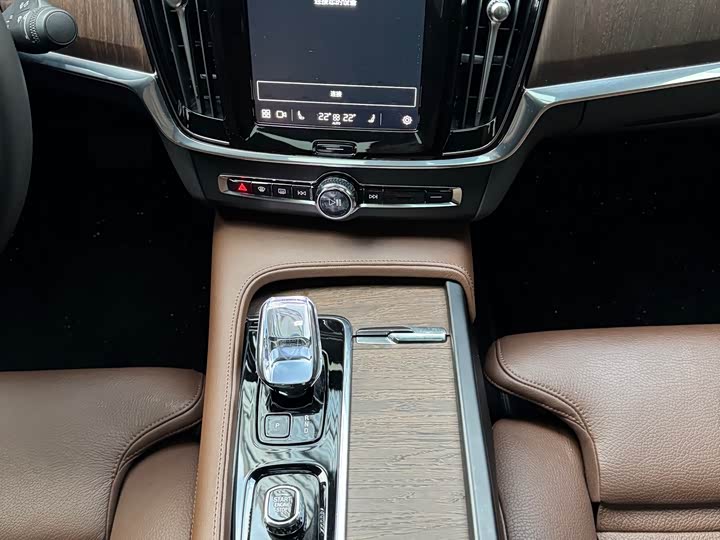 Фото 9 - Volvo S90