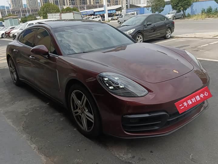 Фото 2 - Porsche Panamera