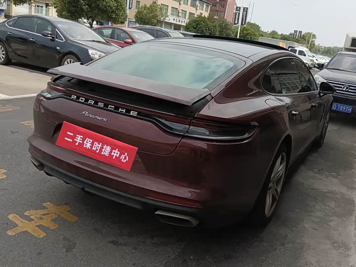 Фото 3 - Porsche Panamera