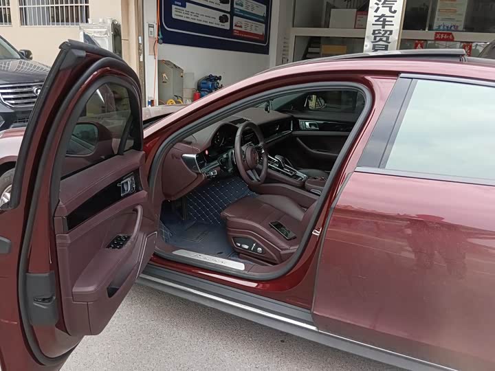 Фото 7 - Porsche Panamera