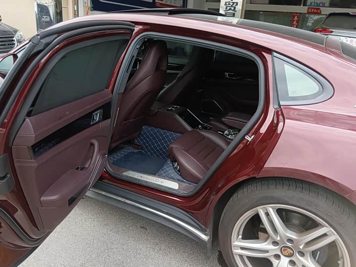 Фото 8 - Porsche Panamera