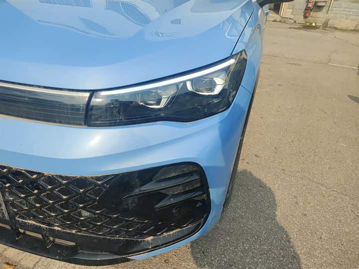 Фото 24 - Volkswagen Tiguan L Pro