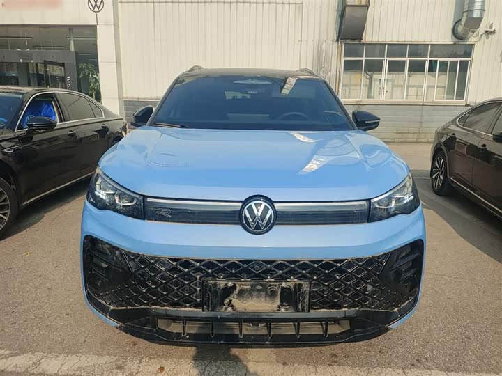 Фото 3 - Volkswagen Tiguan L Pro