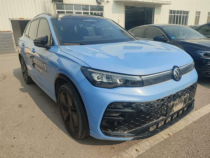 Фото 4 - Volkswagen Tiguan L Pro