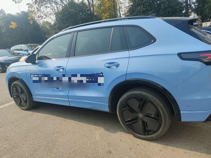 Фото 5 - Volkswagen Tiguan L Pro