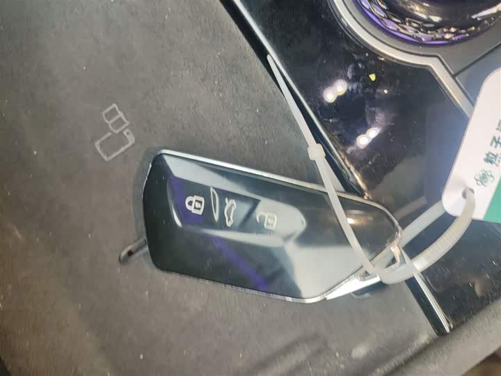 Фото 9 - Volkswagen Tiguan L Pro