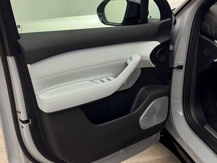 Фото 19 - Nio ES6