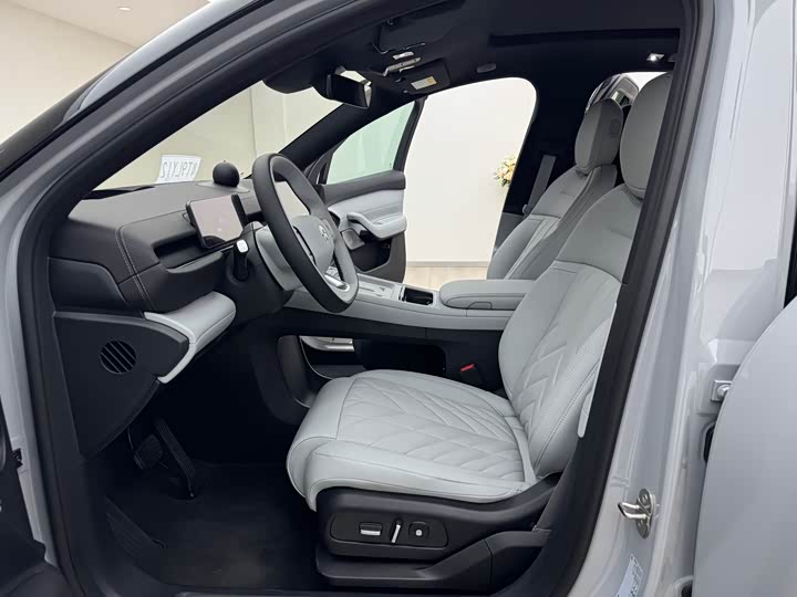 Фото 8 - Nio ES6