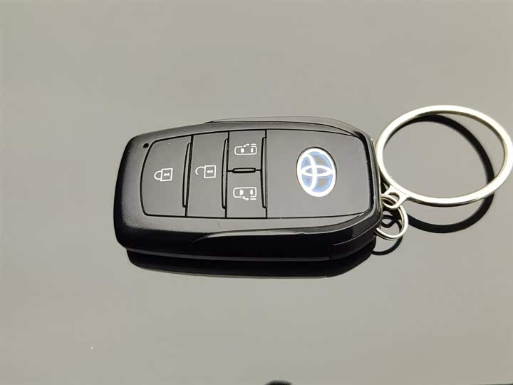 Фото 19 - Toyota Sienna