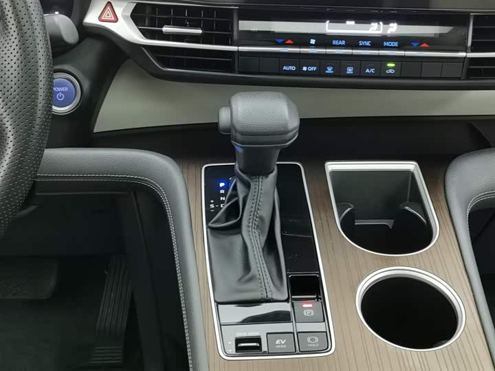 Фото 13 - Toyota Sienna