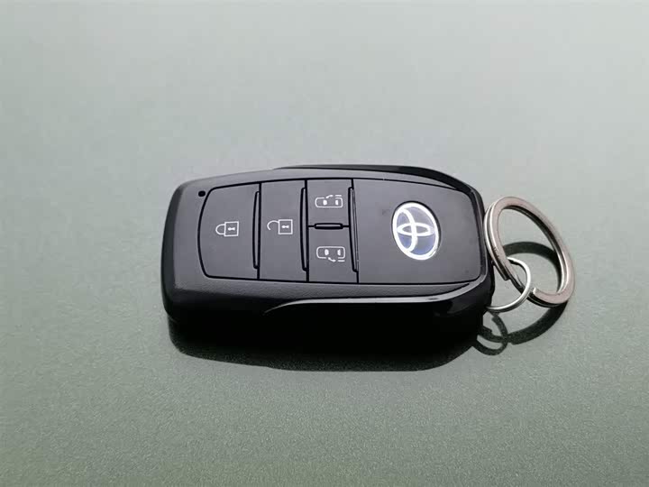 Фото 19 - Toyota Sienna