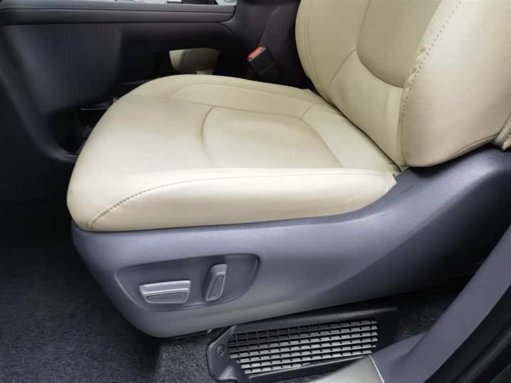 Фото 20 - Toyota Sienna