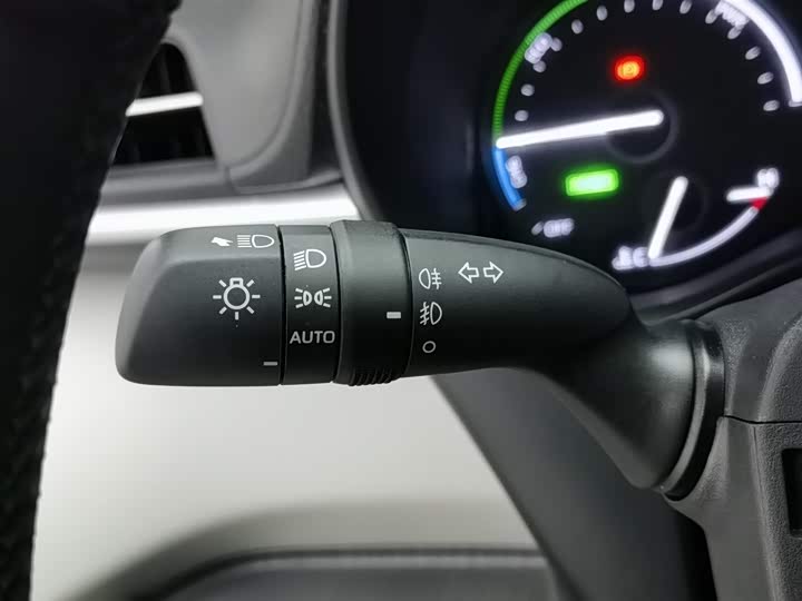 Фото 21 - Toyota Sienna