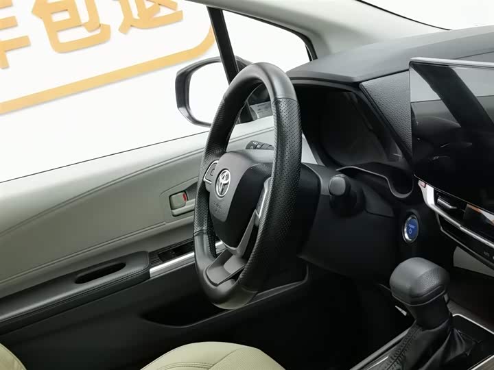 Фото 22 - Toyota Sienna