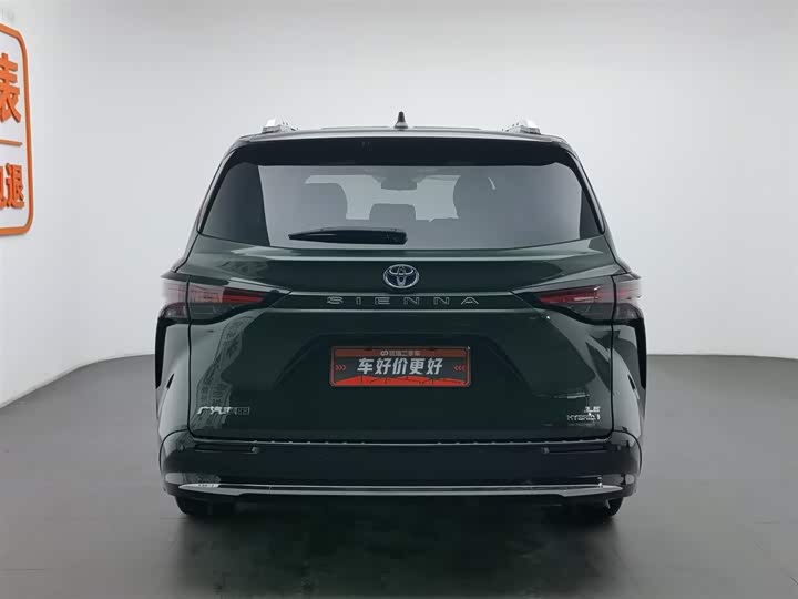 Фото 4 - Toyota Sienna