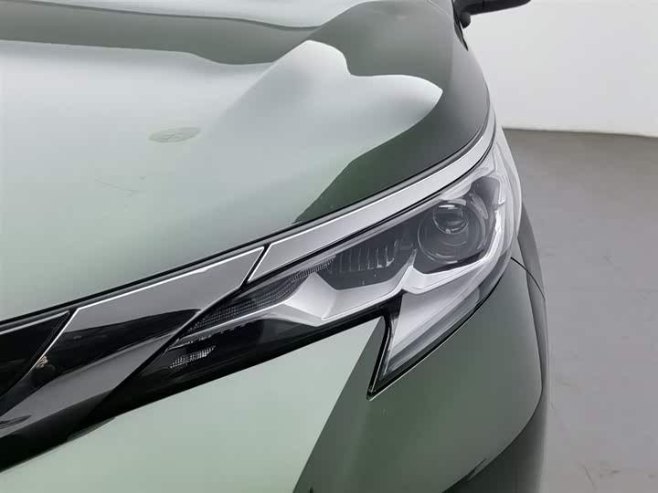 Фото 7 - Toyota Sienna