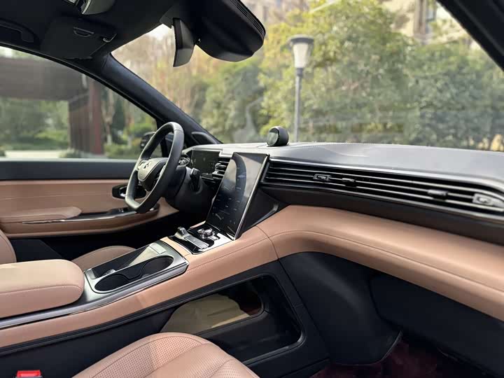 Фото 13 - Nio ES8