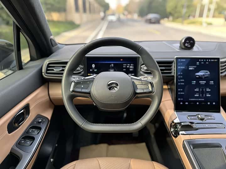 Фото 15 - Nio ES8