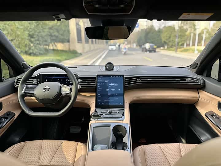 Фото 17 - Nio ES8