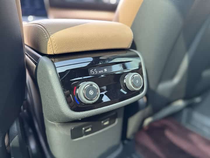 Фото 18 - Nio ES8