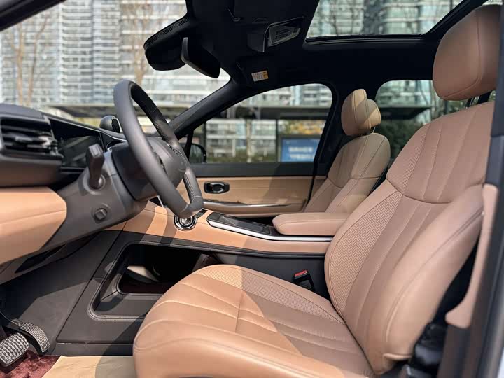 Фото 9 - Nio ES8