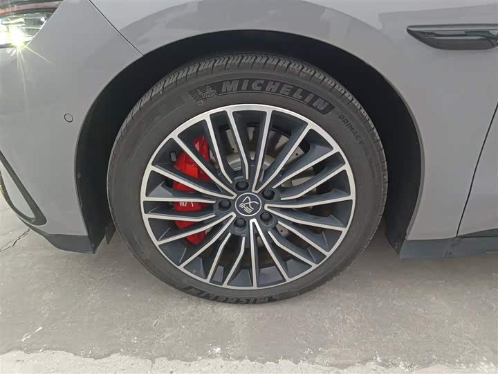 Фото 23 - BYD Han