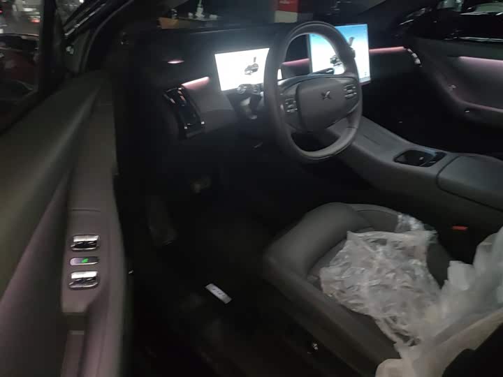 Фото 15 - XPeng F57