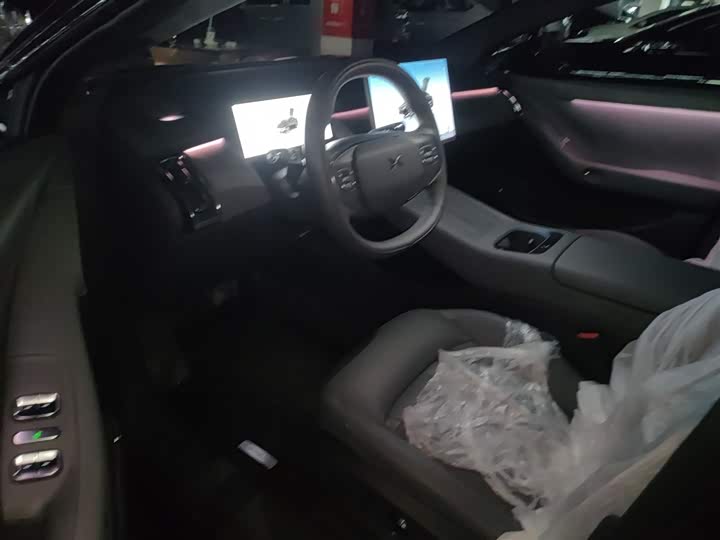 Фото 16 - XPeng F57