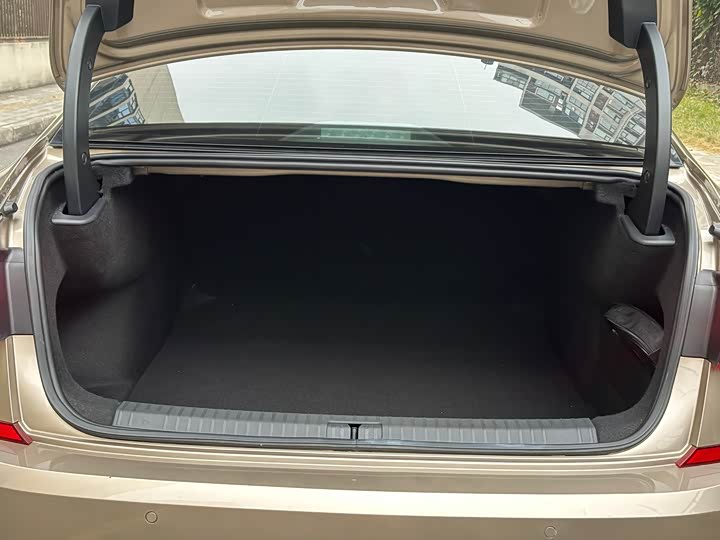 Фото 11 - Volkswagen Passat